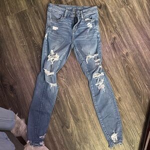 American Eagle hi-rise jegging distressed